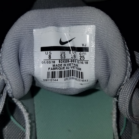 Nike Sneakers - Picture 3 of 7